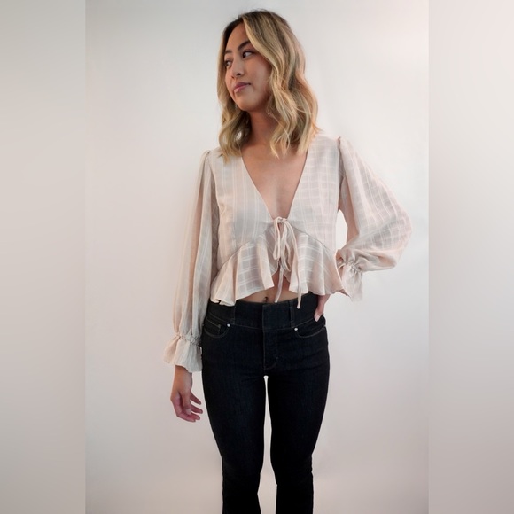 Front tie crop top - Picture 1 of 1